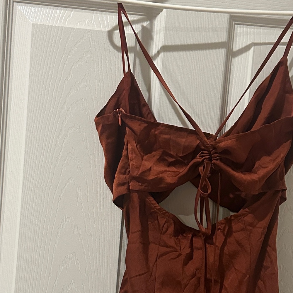 Elegant Backless Dress in Rust-Brown - Picture 8 of 8
